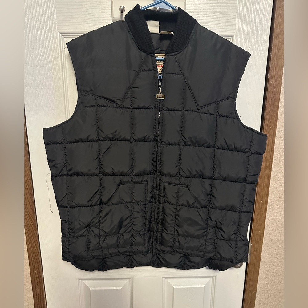 Walls Men's Quilted Black Vest